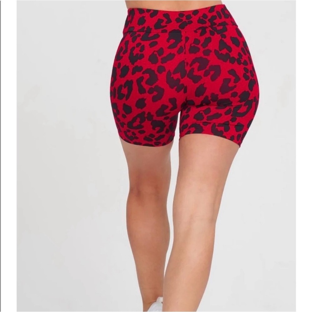 Lici Fit Amore‎ Shorts Size Large.